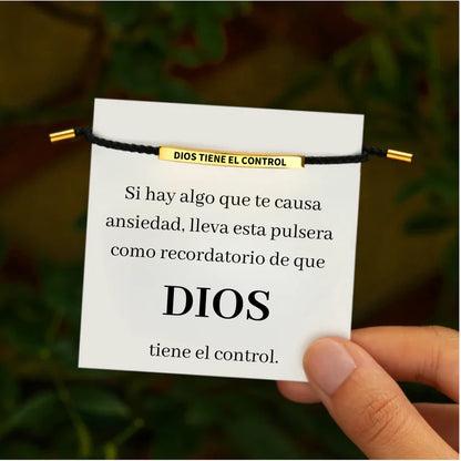 Pulsera "Dios Tiene el Control" - Tu conexión diaria con la calma y la guía divina.